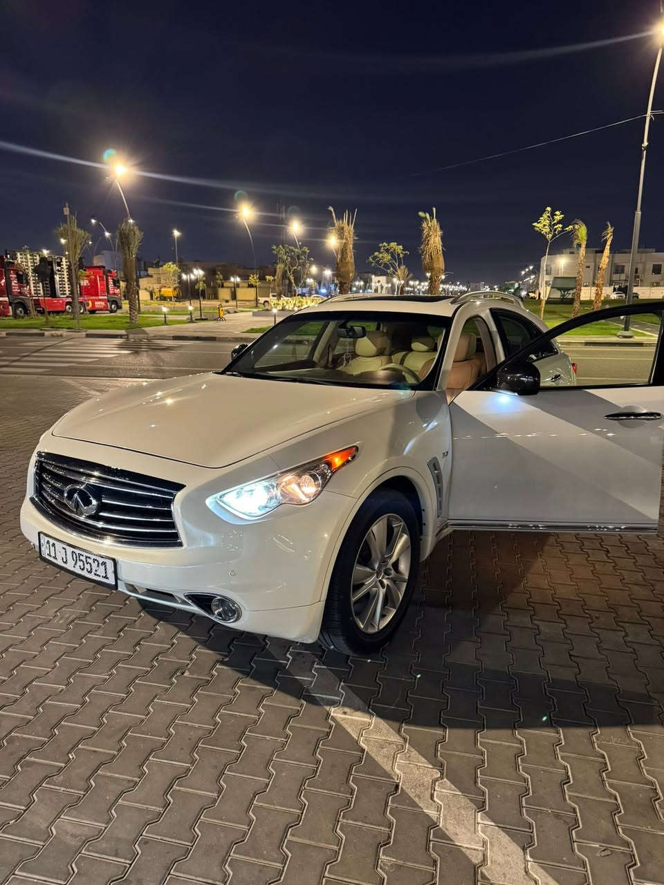 بيع ومراوس انفنتي 2016 فول موصفات للاخير QX70 رقم بغداد سياره حلوه جديده وارد امريكي حادثها سطحي كلش مابيها تبديل ولا ايرباك طاك حادث بسيط كلش ماشيه قليل 44ميل سعرها مناسب عنوان البصرة الرقم ***********
