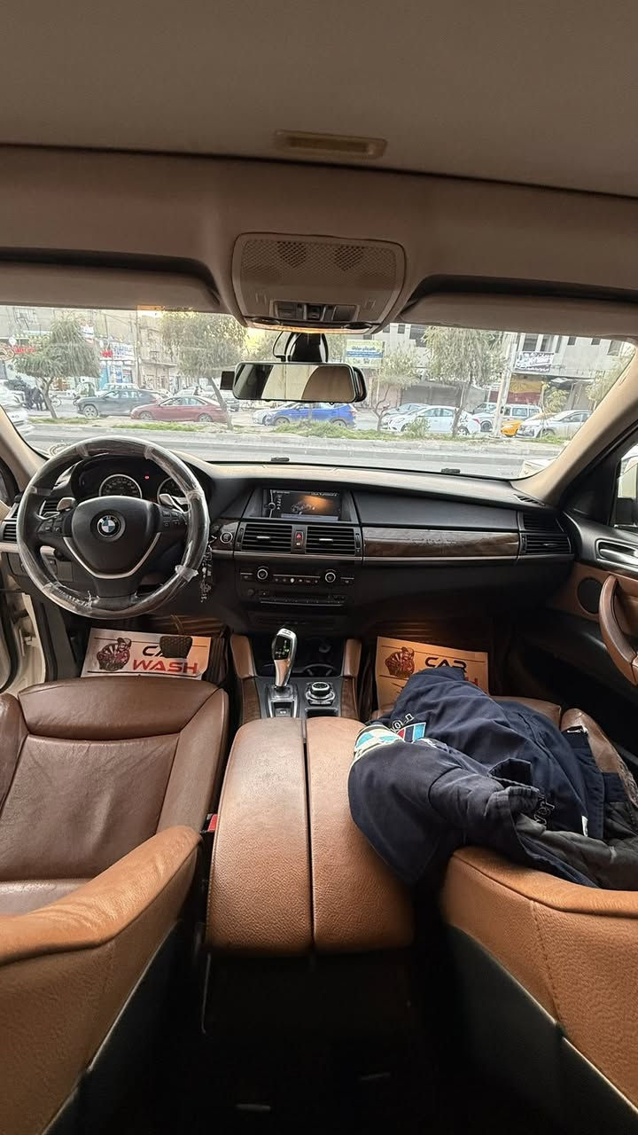 السلام عليكم للبيع
X6 2010
محرك n54 
فول مواصفات 
جاملغ صبغ 
صندوق تعديل بارد
سعر140 
مكان كركوك 
***********
