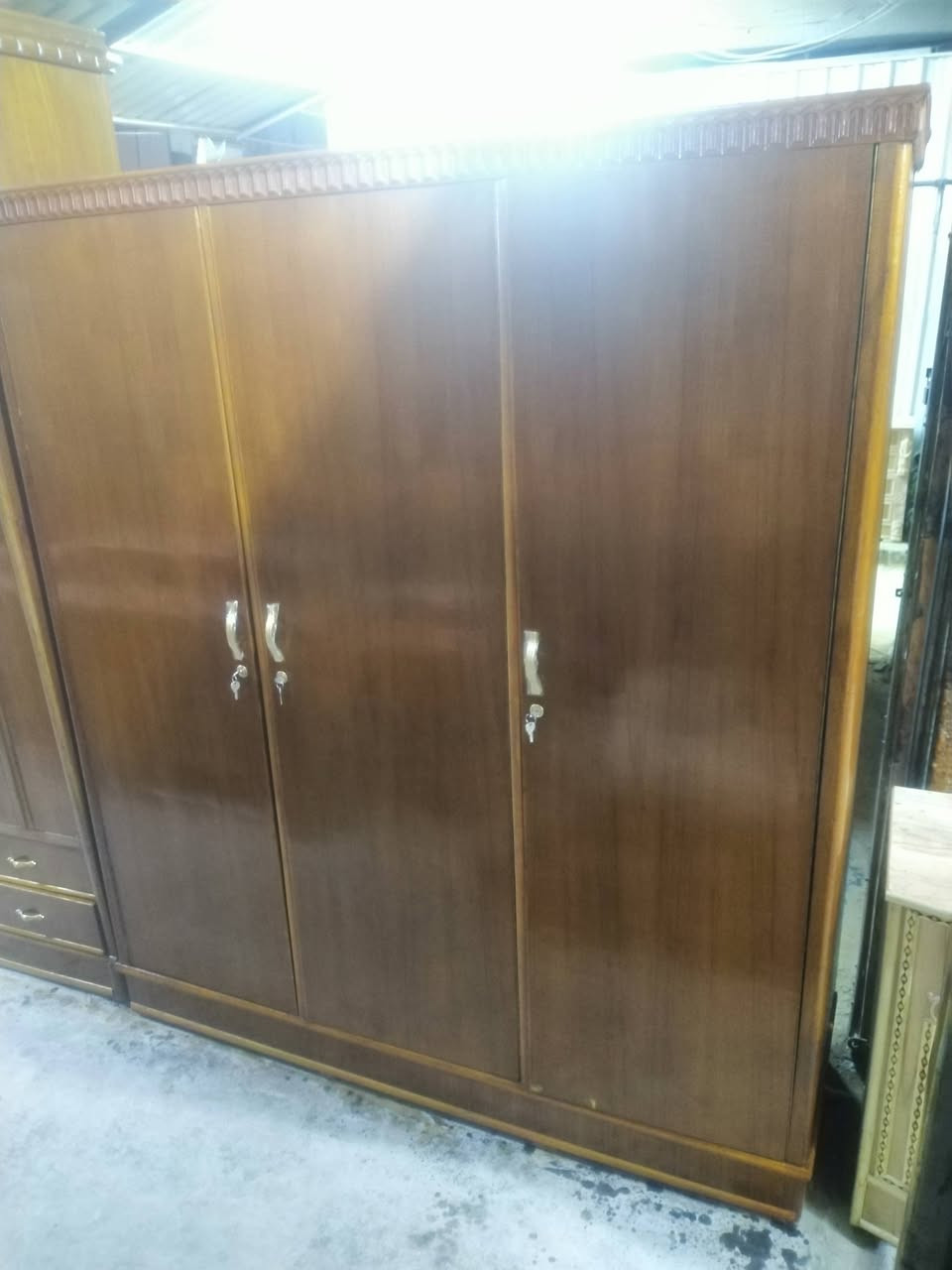 كنتور ٣ باب صاج داخل وخارج ضهر جرجوبه شغل درجه اولى مستعمل بغداد الأمين الثانية ***********
