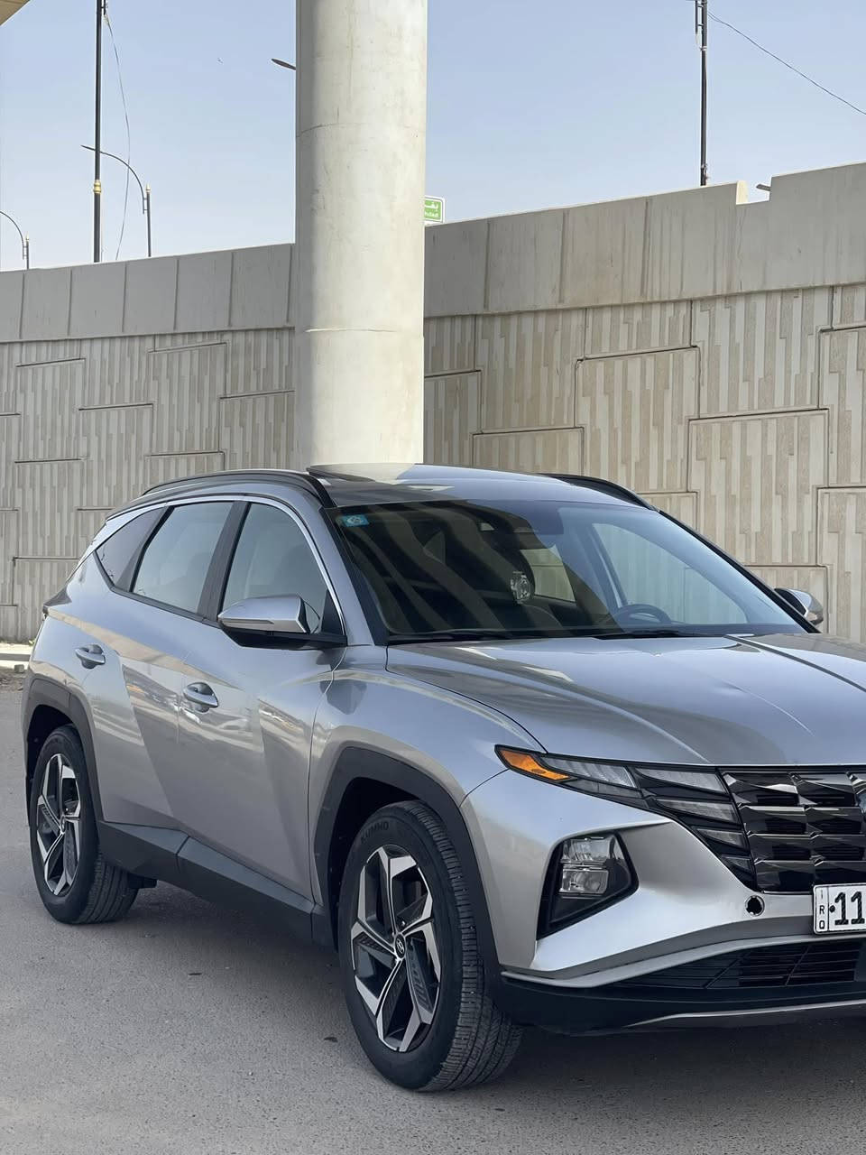 توسان 2023 امريكي بانزين 
فـول مواصفات   1/1
حادثها بارد بالجاملغ وبارد بالبنيد فقط بدون دواخل 
فتحة سقف 
رقم بغداد انكليزي باسمي تحويل مباشر 
محرك 2500 cc
بصمة   
تشغيل عن بعد
تحديد مسار
سايد بريك كهرباء  
كرسي سايق كهرباء
اوتو هولد
كاميرا خلفية دوارة
بك لايتLED 
انارة ترحيب
نقطة نزول منحدرات
نظام مانع تزحلق 
‏ABS
شاحن موبايل واير ليس  
اشاير بالمري 
مخرج AUX + USB
‏BLUETOOTH
 أبل كار بلي 
مخرج منفذ الطاقة عدد 2 
3 انظمه قياده 
ماشيه 44 الف قابل للزياده
السعر 198$ بيها مجال بسيط 
مكان السياره بابل - شارع 40

***********
