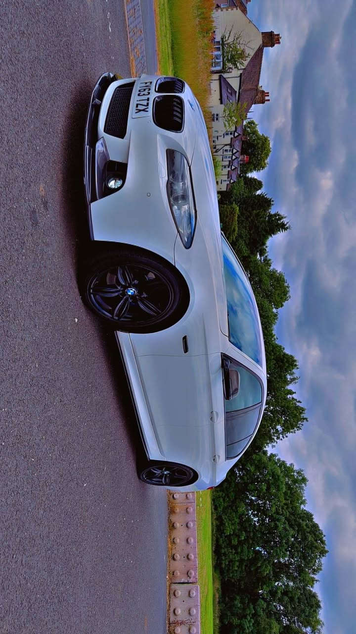 BMW 520d
520d Msport start/stop
Automatic 
BHP 181
Long mot
Very clean in and out
Euro status 6
Colour. White 
Navigating 
4 driving modes. Eco pro , Comford, Sport and sport plus 
Heated seats
New disks and pads
4 good tyres 
No time westers please 
For more info contact me 
More information contact Buxton, Derbyshire


**إذا كنت صاحب هذا الإعلان وتريد حذفه لأي سبب، رجاءا أرسل رسالة إلى الدعم الفني**