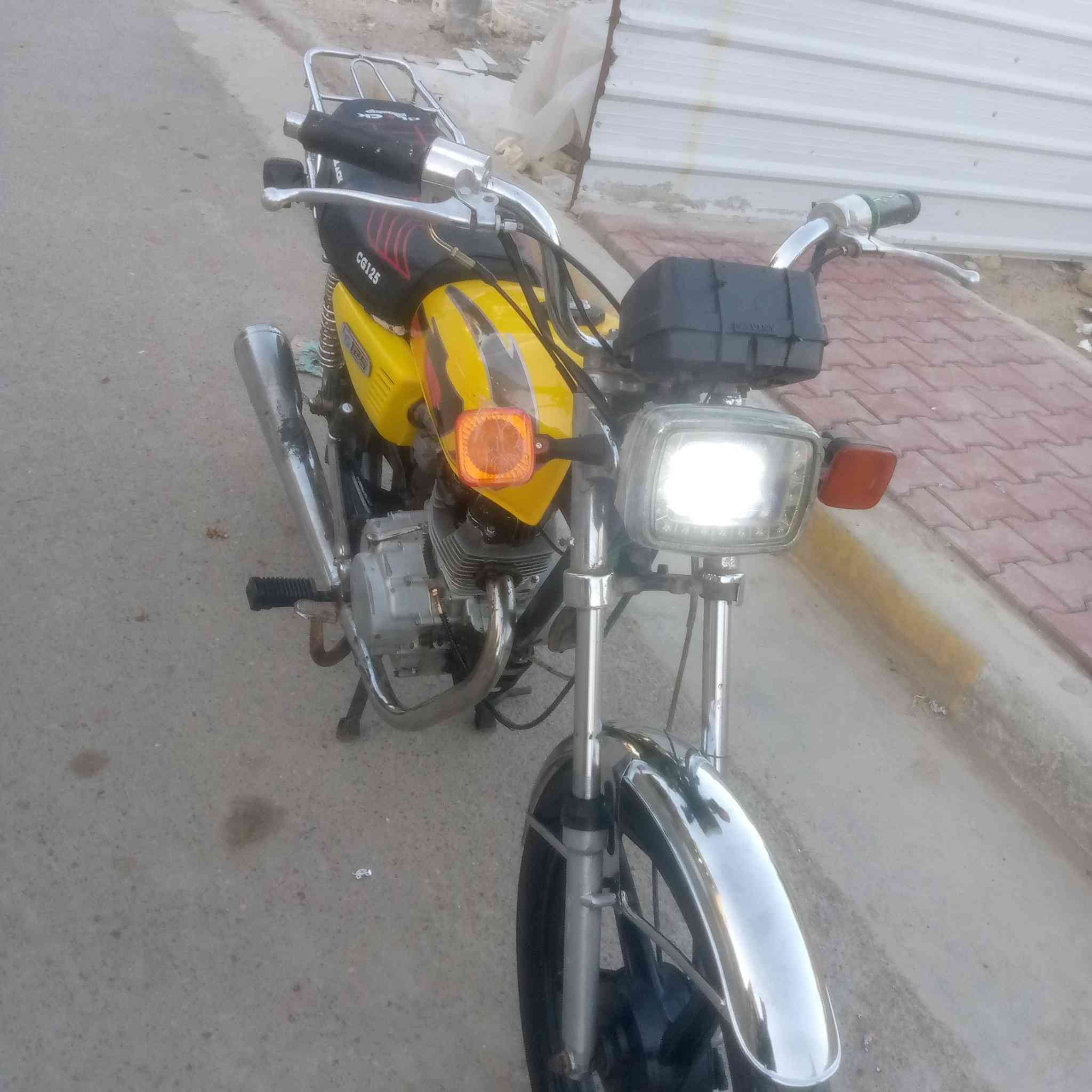 سيفان 4 كير موديل 21 
مكينة نظيفة ناعمه شلعه معدل 
كهربائيات كلها شغاله 
بغداد الحسينيه ***********
375
