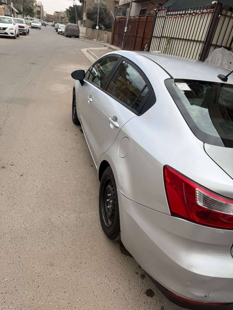 سلام عليكم كيا ريو 2017 وارد امريكي محرك 1600 GDI رقم بغداد باسمي سيارة ضرر وصبغ موضح بل سونار سيارة جاهزه كل نقص مابيها السعر(100$) وبيها مجال مكان بغداد شارع فلسطين 
***********
