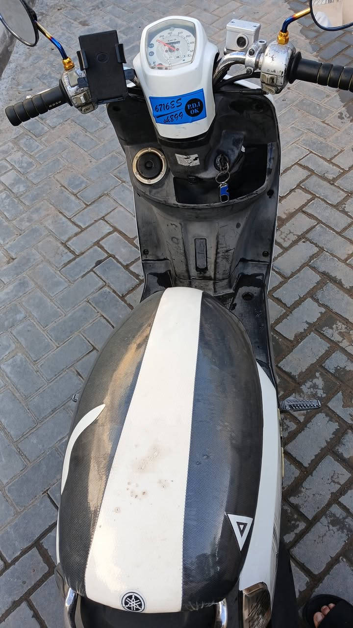 دراجه بواليس  الون ابيض داخل رصاصي 

دراجه ي نقص مابيه كهربايات نضيفه كفراته نضيفه 
الدراجه ابلاديه مكينه مكفوله واخذه وين اتروح بيه روح لتنطيني افلوس  اله تفحصه ودراجه صافيه اخت الرمبه مكاني بغداد الجديده  سعره ٨٥٠ وبيه مجال حك الجيه


**إذا كنت صاحب هذا الإعلان وتريد حذفه لأي سبب، رجاءا أرسل رسالة إلى الدعم الفني**