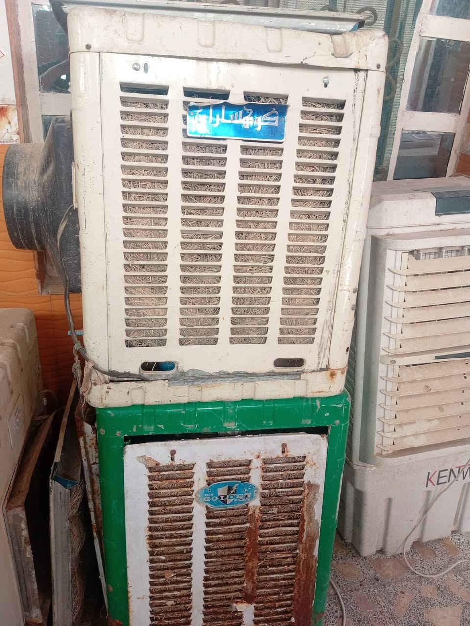 سلام عليكم مبردات عدد ٥ للبيع شرط شغل وحده تنباع أو شلع ينباعن مقابل مستشفى الكفيل ***********
