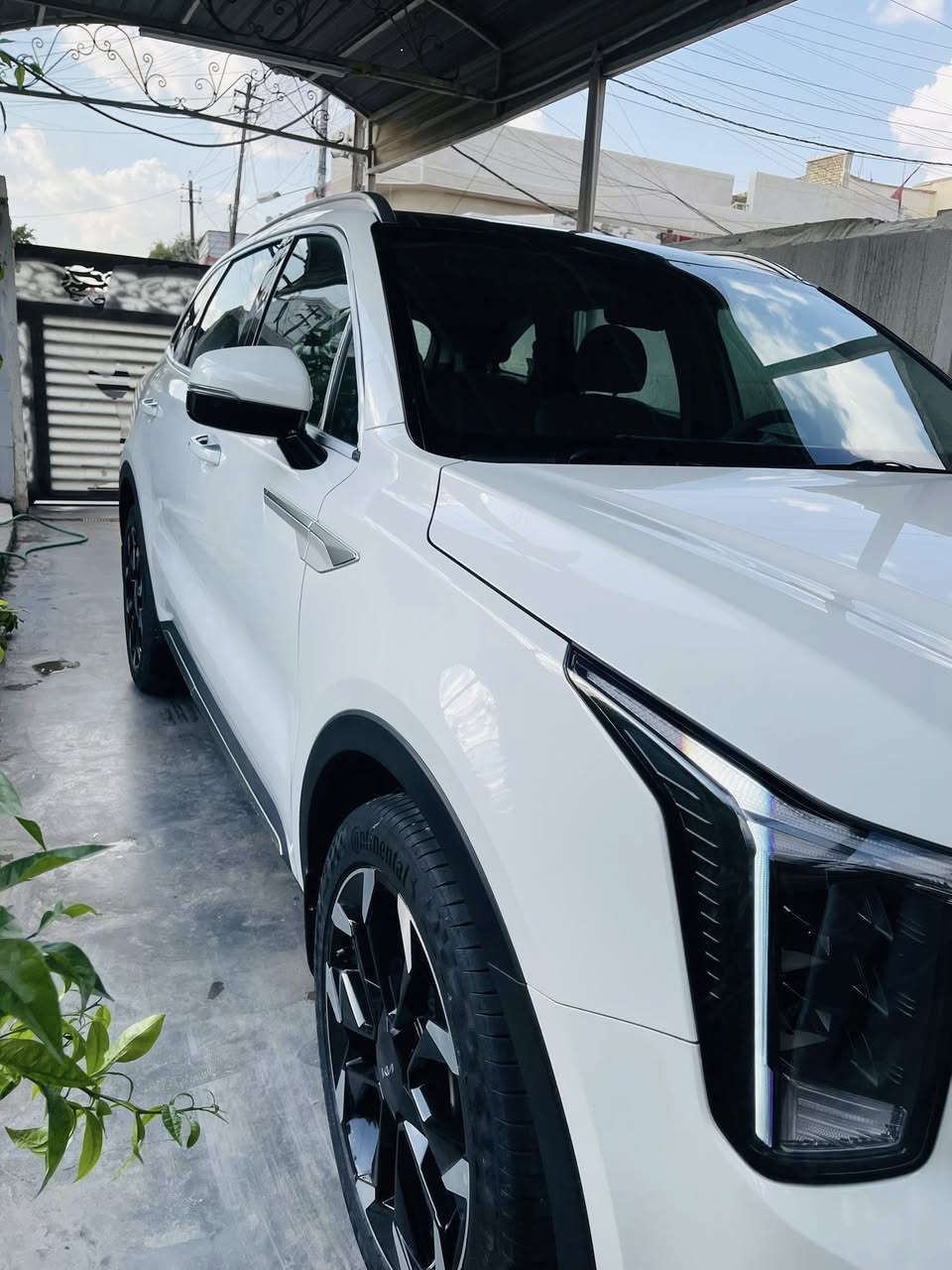 سلام عليكم
للبيع 

كيا سورنتو موديل ٢٠٢٥ خليجي 

رقم بغداد

ستة سلندر 

فول مواصفات عدا الفورويل ولكشن حار بارد 

بصمة

بانوراما 

كير ماوس 

سايد برك بصمة

داتا شو 

ويل ٢٠ 

دبل كامرة 

كشنات كهرباء 

صندوك كهرباء 

حساسات 

كار بلي 

نزول منحدرات 

تحكمات ستيرن 

اوتو هولف 

شفتات ستيرن

شاحن واير ليس 

تشغيل عن بعد 

مري شفط 

السعر ٣١٨ وبيهة مجال 

مكان السيارة بغداد 

الاتصال *********** 

مكفولة فقط بارد بلباب مأشر
