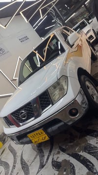 نافارا للبيع موديل 2013  ماشية 230الف رقم اربيل سيارة نصبتهة حلوة داخل...