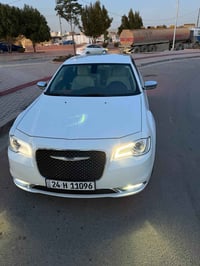 #السلام عليكم كرايسلر اوبامئ 300 C لون ابيض  2019حادث جاملغ امامي صفحت...