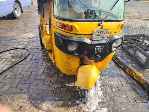 السلام عليكم ورحمة الله وبركاته تكتك للبيع 18 مكاني بغداد حي العامل مقابيل مسبح الرافدين السعر 5 ملاين مو شراي لا يدخل خاص والرقم *********** اذا ادخلي خاص والتكتك بيها مجال تواصل ع هل رقم متواجد صاحبها موجود وهاي كدامكم واضحه الصور
