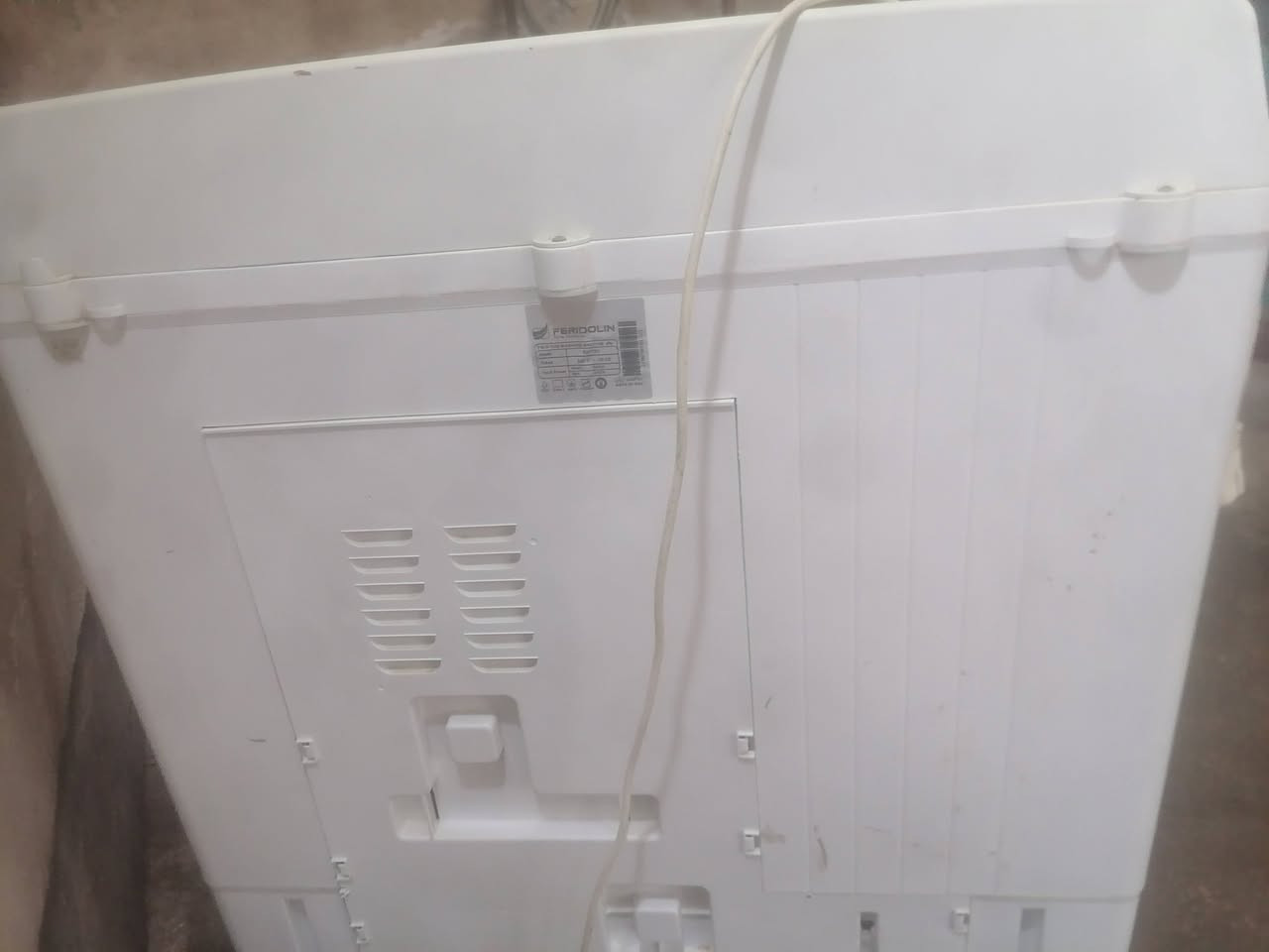 السلام عليكم عندي غساله للبيع شغاله مكان كربلاء السعر 60 هذا رقمي واتساب موجود ***********
