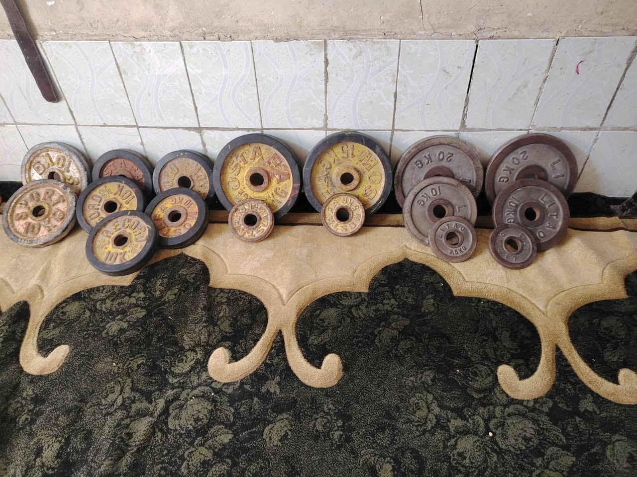 أوزان للبيع شلع سعر الكيلو ١٥٠٠ الف ونص  مكاني بابل قضاء المحاويل 
***********
