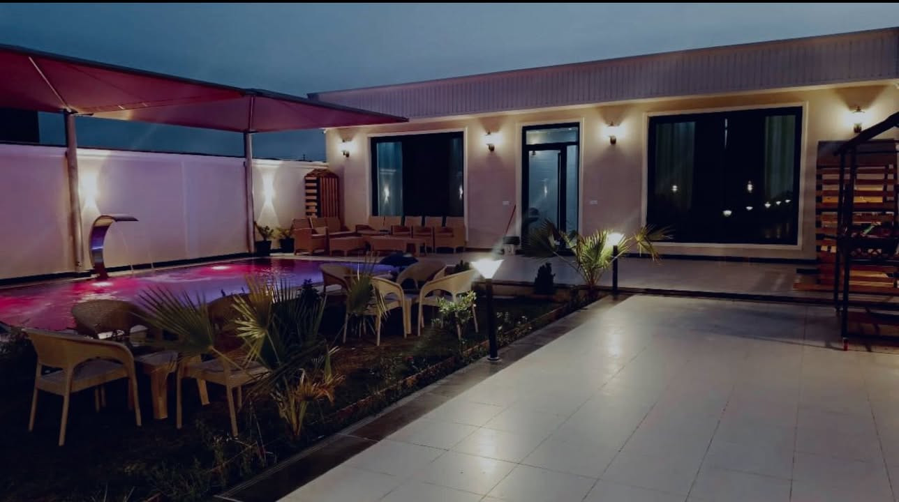 💫🌴 مـزرعــة أبــراك –  🌴💫
🌿 الشفت الكامل الصباحي: 100ألف
🌿 الشفت الكامل المسائي: 125ألف

🌿 والخميس مسائي 150

🌿 الجمعه صباحي 125

والمسائي 150

---

💥 العرض القنبلة – الحجز الثالث مجاني تماماً! 💥

احجز مرتين خلال أسبوع واحد،
واحصل على الثالث مجاناً بالكامل 😍
عرض لا مثيل له في أي مزرعة ببغداد!
⏳ العدد محدود والعروض مستمرة لفترة قصيرة فقط!
---
📍 الموقع:
بغداد – الدورة – البوعيثة (بعد مرقد الشيخ زوين)
🚗 على بُعد 15 دقيقة فقط من
---
🏡 مزرعة أبراك… رفاهية بكل تفاصيلها:
✨ بناء حديث نظيف بالكامل
🌸 حديقة واسعة مزروعة بالورود والأشجار
💦 مسبح بتعقيم وفلاتر حديثة
🔥 جلسة شواء خارجية رومانسية
⚡ كهرباء 24 ساعة
🚻 صحيات غربية حديثة
🏓 ألعاب للكبار – 🎠 ألعاب للأطفال
---
🧧 كل شخص إضافي: 15 ألف دينار
🛑 الشروط:
🚫 ممنوع إدخال الخمور
🚫 الإدارة غير مسؤولة عن الغرق
---
✅ موثوقة عبر تطبيق “أجرلي”
📲 للحجز والاستفسار:
📞 ***********
