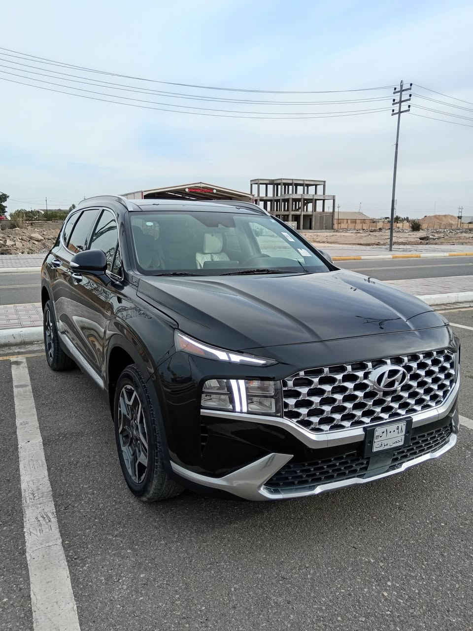 السلام عليكم للبيع
للبيع | هيونداي سنتافي 2023 هايبرد
اللون اسود

وارد امريكي ضرر السياره جاملخ امامي والباب 

المواصفات:فول 1/1
 .  بنرامه
 • بصمة تشغيل + نظام ترحيب بالأبواب
 • رادار + تحديد المسار
 • تدفئة الكشنات
 • صندوق خلفي كهربائي
 • نقاط عمياء + نظام الخروج عن المسار
 • أوضاع قيادة: Sport / Eco / Smart / Snow
 • دفع رباعي HTRAC
 • كير دكم + هاند بريك بصمة
 • أوتو هولد + أوتو ستوب
 • مساعد نزول منحدرات
 • شاحن لاسلكي

حجم المحرك 1600هايبرد
السياره ماشيه 40012mi
صورت الحادث موجوده بلمنشور
السعر: 210وبيه مجال
العنوان: كربلاء المقدسه
رقم الهاتف:***********
ملاحظه: السياره مرقم بغداد كامل
