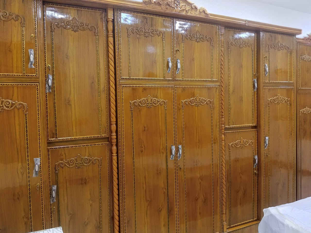 للبيع غرفه متكامله ما مستخدمه الاتصال على الرقم{***********}
