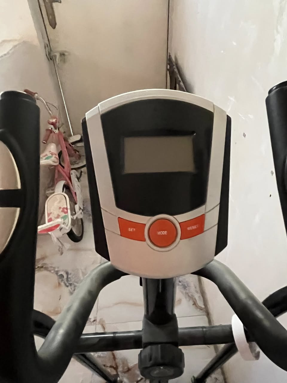 السلام عليكم عندي هذا  الجهاز للبيع السعر 115 الاتصال ***********
