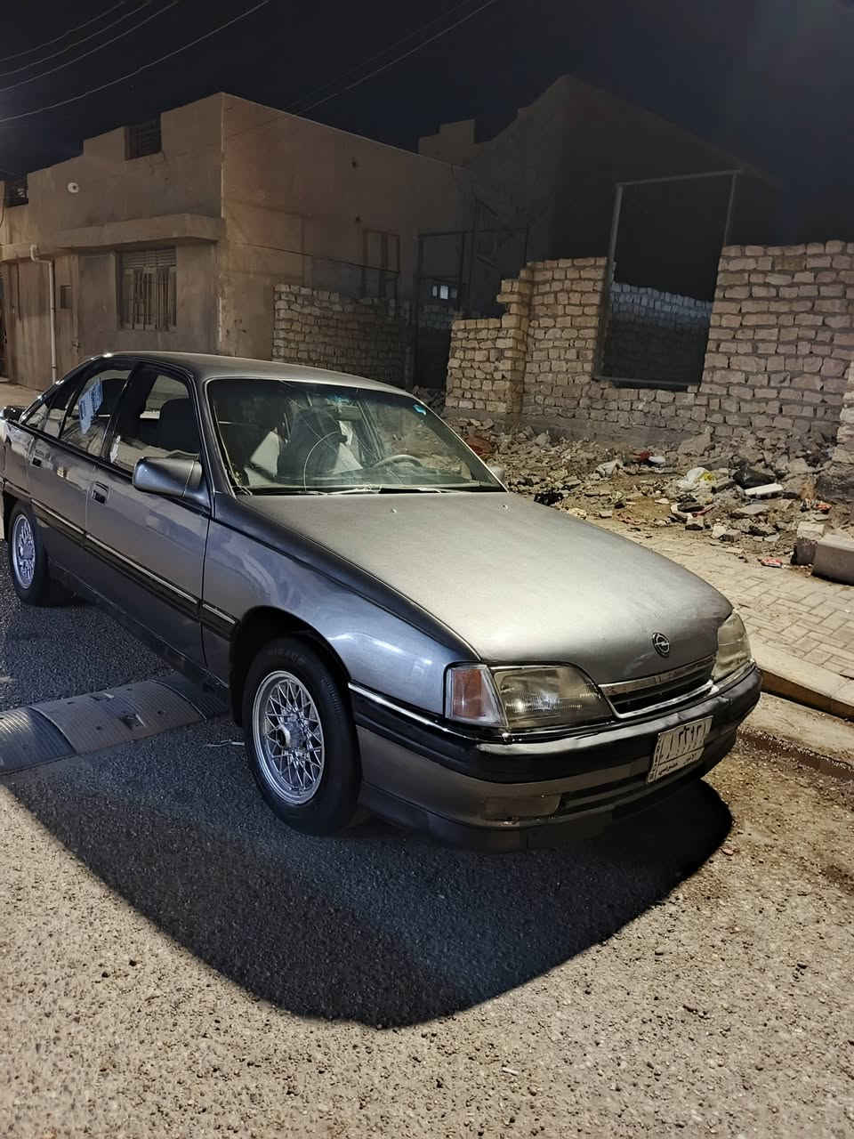 للبيع اوبل رقم انبار محرك 2000بلادي موديل 91 السعر ٣٥وبيها مجال السياره جاهزه مكاني الرمادي ***********
