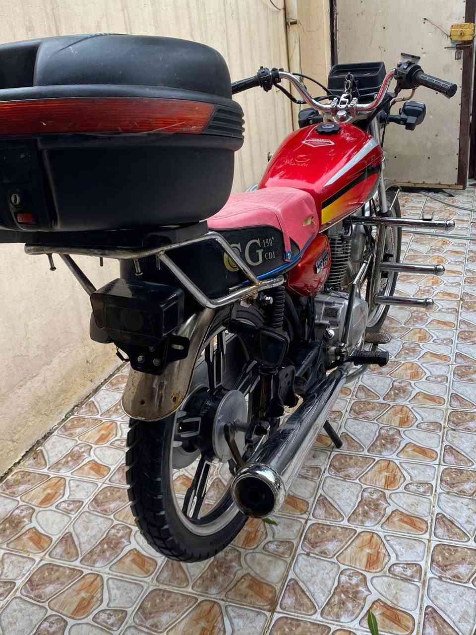 دراجة للبيع سيفان موديل 21 اوراق كاملة الدراجة مابيه اي نقص ماني بعقوبة خرنابات لتواصل ***********
