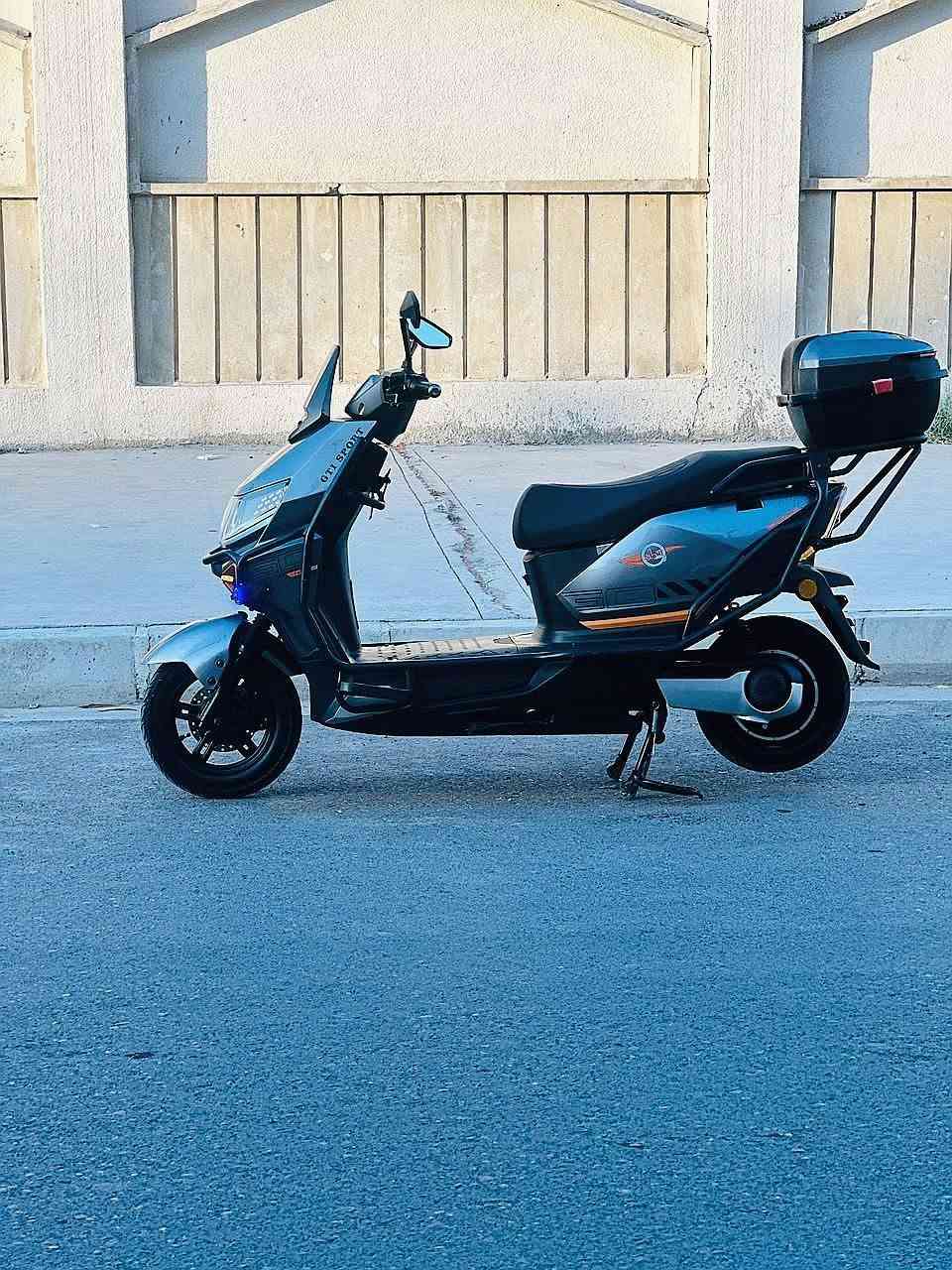 ماطور شحن للبيع شركة ياديه YADYA
مستخدم اقل من شهر

٦ بطاريات تايلج اصلي

ملف 2000 حقيقي

سرعه ٨٦ 

ماطور مابي جلخ

السعر 850 وبي مجال

للاستفسار عل خاص والرقم

*********** بي واتساب
