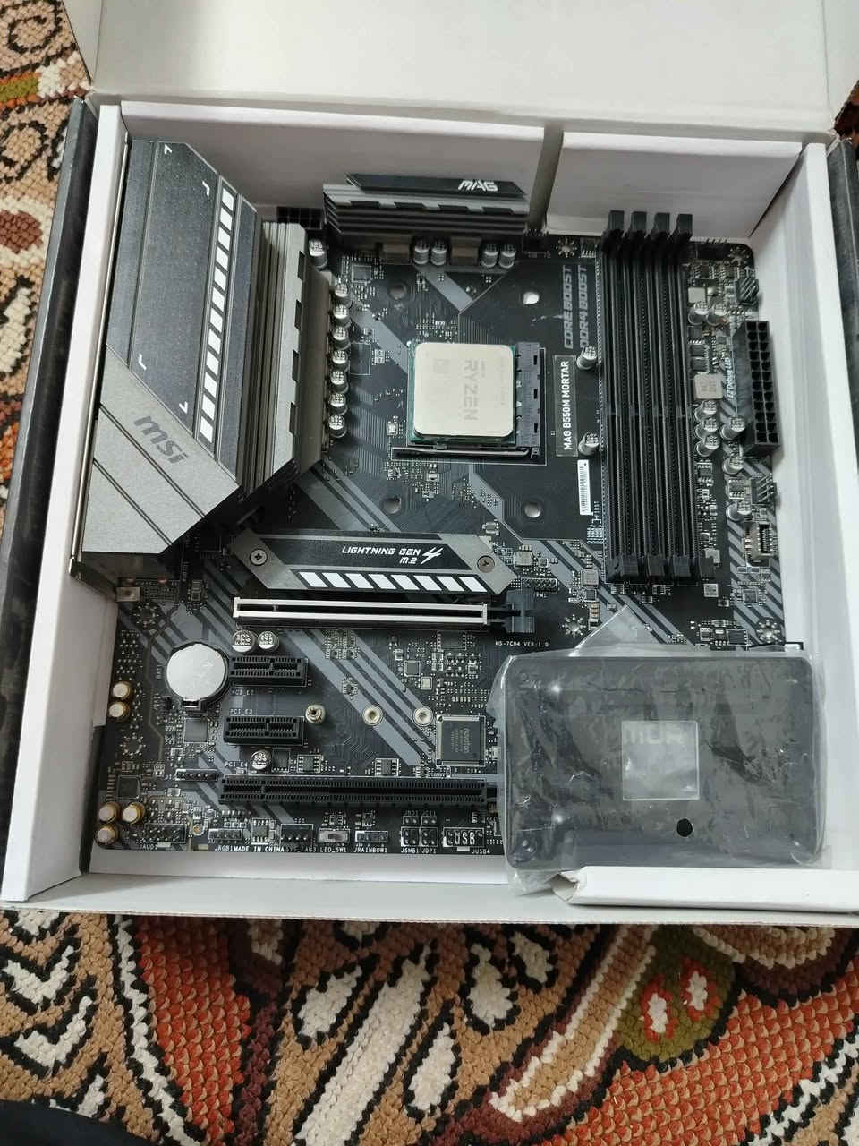 mag b550m mortar
AMD Ryzen 7 3700X
ram 16gb ddr4 3200mhz fury
cooler deepcool ag400 

السعر ٤٠٠ الف
*********** 
المكان بغداد والتوصيل بغداد فقط بغداد, العراق
