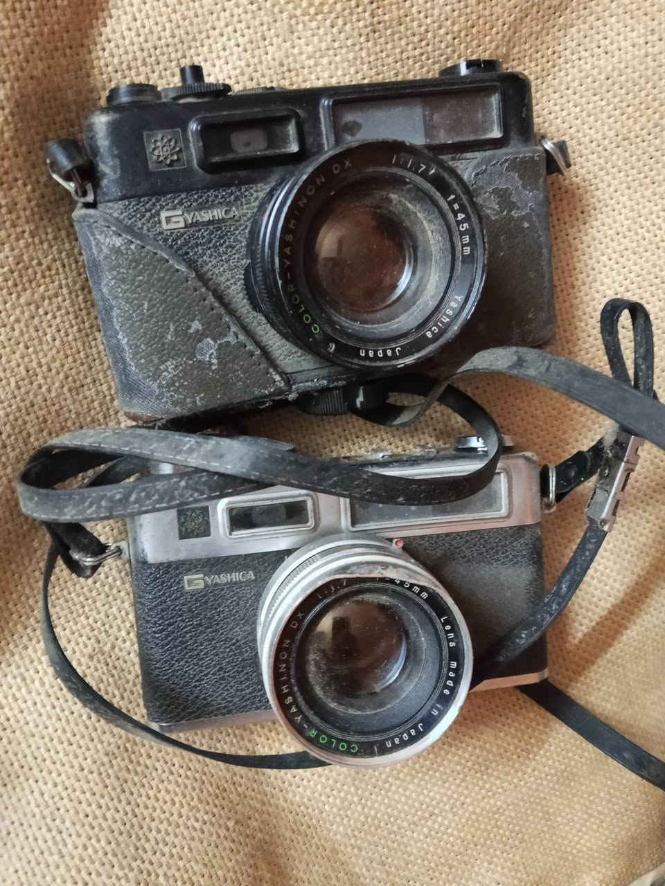 كاميرتين على وضعهم لاعلى سعر


**إذا كنت صاحب هذا الإعلان وتريد حذفه لأي سبب، رجاءا أرسل رسالة إلى الدعم الفني**