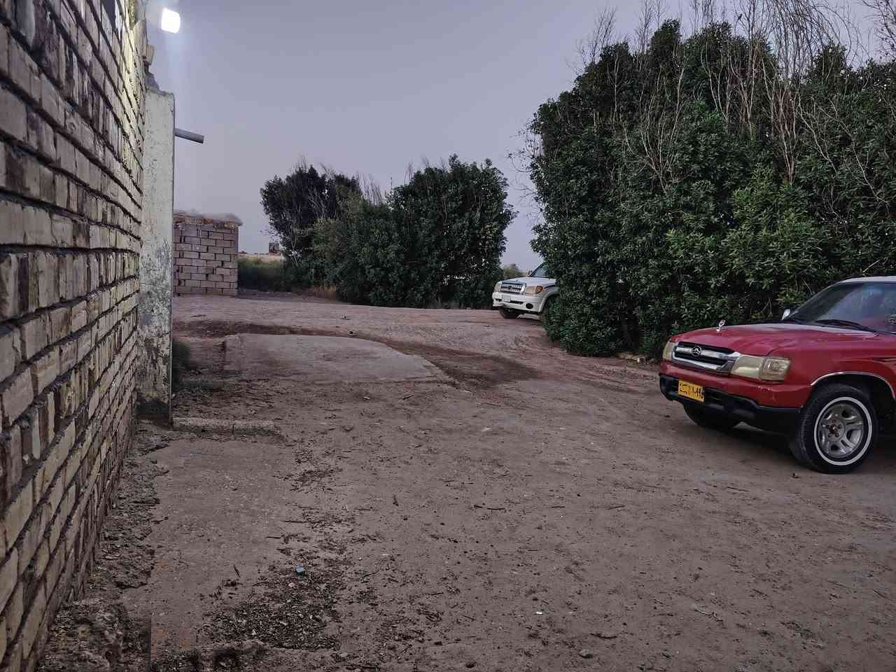 السلام عليكم #بيت_للبيع طابو زراعي سند 25 بأسمي

تحويل مباشر بأسم المشتري 

المساحه 600 متر من غير مساحة الواجهه

+#قطعه 200متر

 يحتوي على 3 غرف نوم( كلهن ٤ ×٥)

مطبخ ٤×٤   +صاله ٦×٤

(حمامات خارجيه مصوره وحمام داخلي) 

( مضيف خارج البيت 7× ⁴ مع حديقه واجهه للمضيف) 

البيت  على الشارع مباشر تبليط اباب البيت ماء رساله البوري امام البيت

#المكان عفك كاع سيد شاكر مجاور طاهه العثمان مقابيل

 العلويه الهاشميه سعر البيت مع القطعه 37 وبي مجال

للأستفسار اتصل ***********
