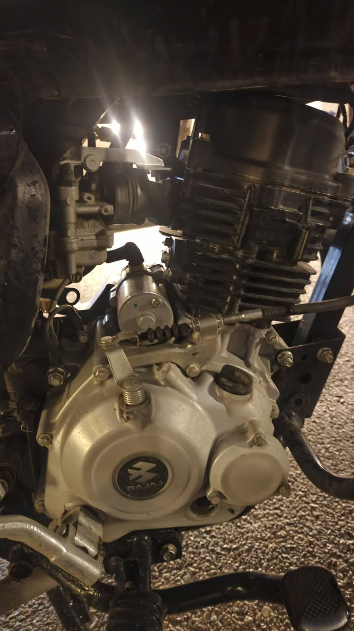 سلام عليكم بوكسر كلاسك
دراجه كل نقص ما بيها قبل ٥ اشهر نازله جديده الدراجه امانت الله شرط تروح تفحص باي مكان اذا برغي مفتوح بل مكيننه تاخذها بلاش بيها لايت زينون ٨٠ الف اشاير لد دراجه كامله مكمله سنويه بسمي قبل شهرين مرقمه رقم انكليزي 
سعرها مليونين و٢٠٠ وبيها مجال الله شاهد كلش جديده وعمره خساره التفوته مكاني بياع حي الرساله رقم ***********
