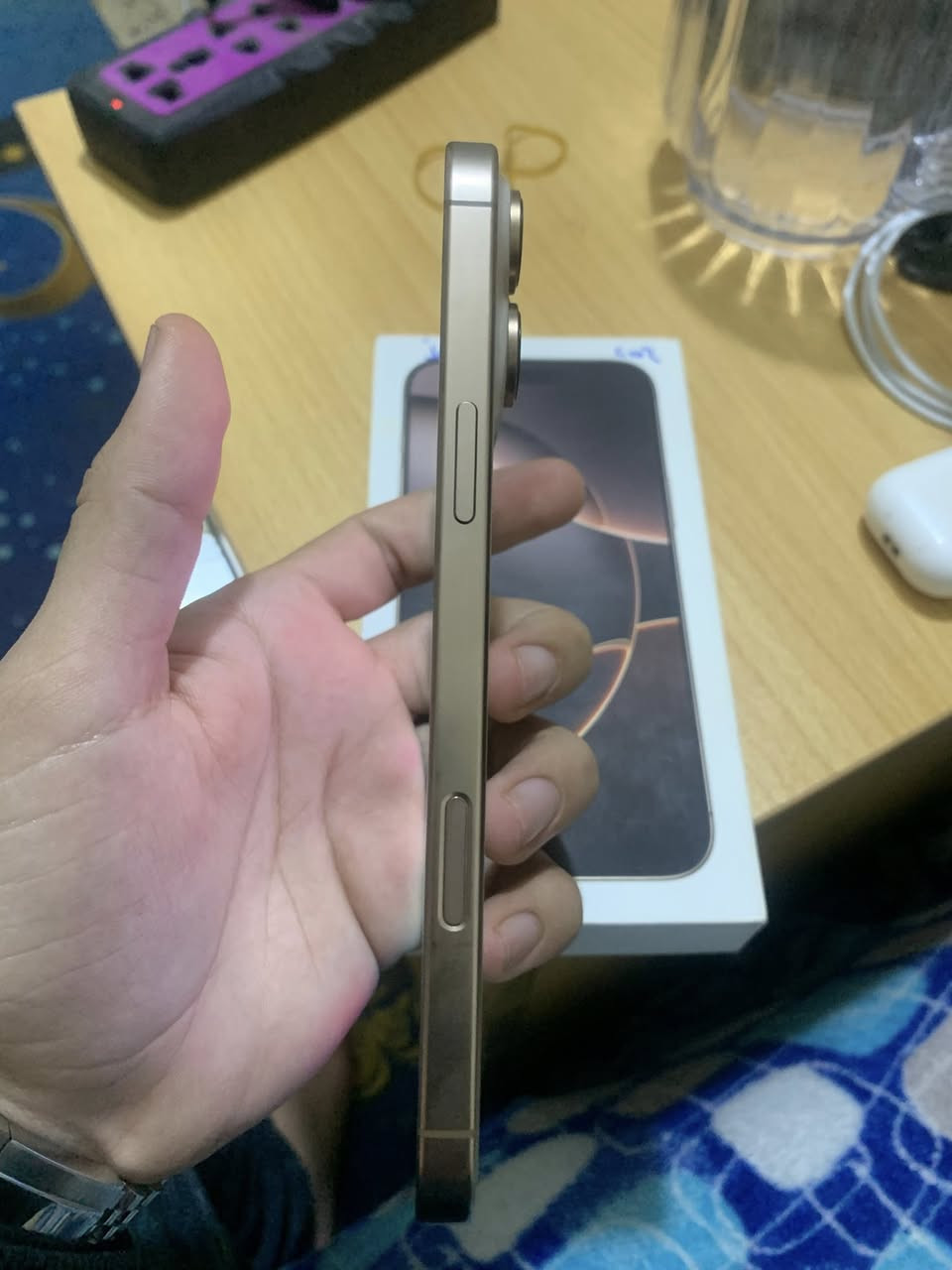 سلام عليكم 16 برو ماكس
بطارية 98
ذاكرة 256 
بعدة داخل الضمان ينتهي شهر 7 
غراضة كاملة شخط مابي كلش نضيف 
سعر بدون عملة 1350 قفل 
***********
