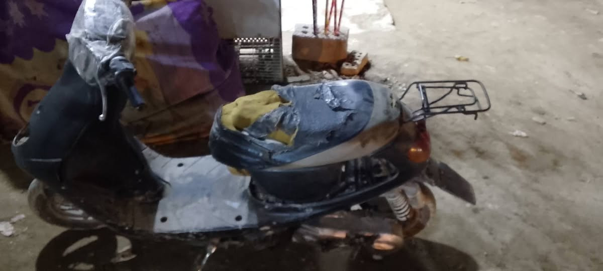 سلام عليكم دراجات وحدة ساسوكي وحدة منغولي الشكل القديم عاطلات ابيع على هاي الحطة لسعر لوحدة  80 بيهة مجال مكاني كربلاء الشبانات ***********
