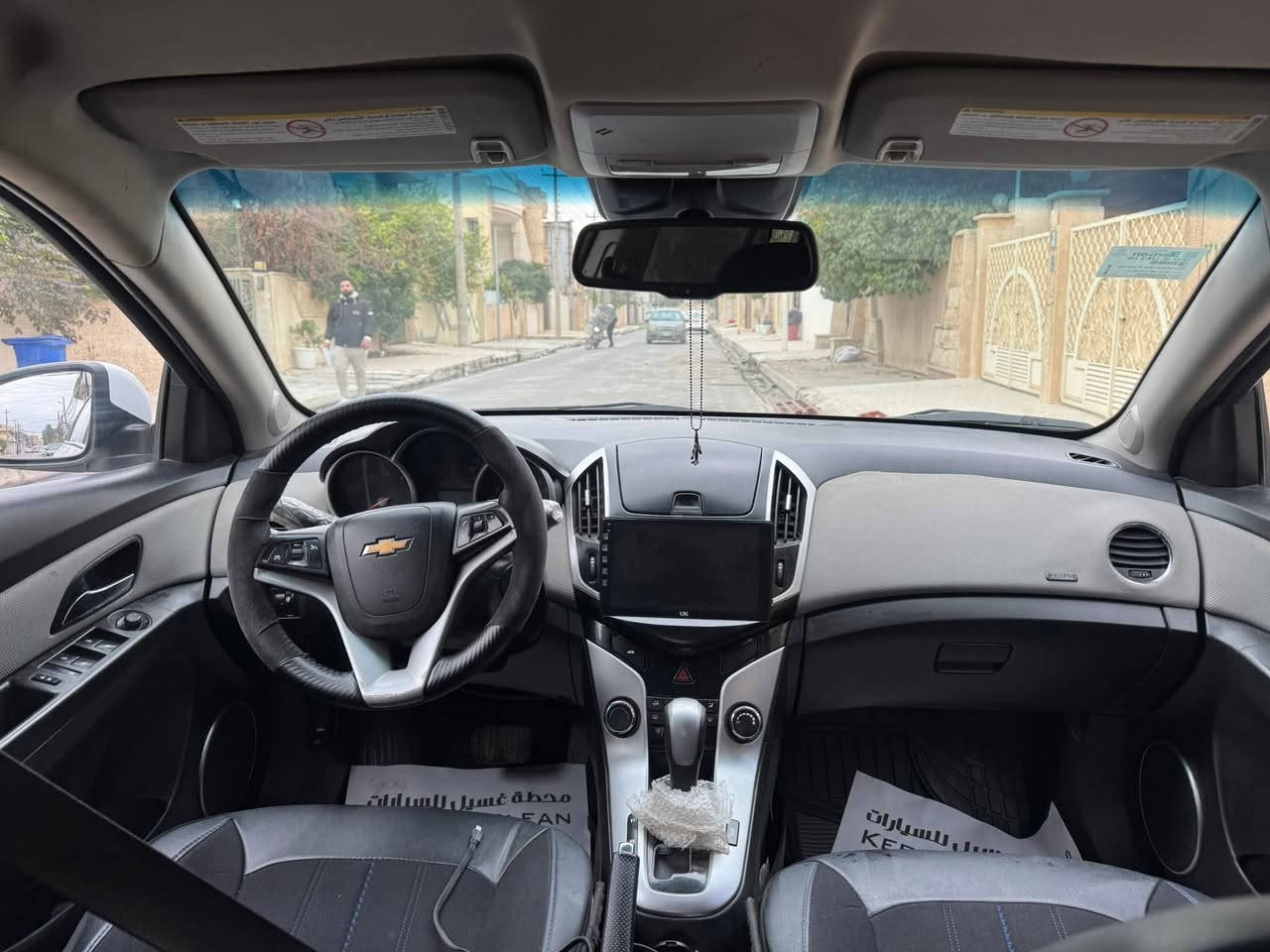 السلام عليكم
شوفرليت كروز 2017 للبيع 

خليجي 

محرك 1800 دوش بدون تيربو 

رقم اربيل تحويل وكالة بشرط 

سياره جاهزه من كل نواحي محرك وكير بشرط 

مواصفات سياره نص فول تحكمات ستيرين جهتين كروز سرعه 

طخم تايرات جديد باتري جديد طخم حداديه كلو جديد بشرط تصعد بيها ماتحس بطسه 

سياره جديده بمعنى الكلمه 

السعر 100 وبيها مجال غرامه 5 ورقات تنزل من سعر والشراي بي خير ويدلل

رقم الهاتف ***********
