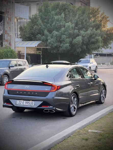 السلام عليكم سوناتا 2022 للبيع 
بدون ايرباك 
1-بصمة ابواب لمس + تشغيل + صندوق +تشغيل عن
 بعد
2- بانوراما ( فتحة سقف )
3- دشبول دجتال متغير 3 الوان
4- كشنات جلد
5- كشنات كهرباء 
6- كشنات تدفئة+تبريد
‏7- + ( android auto + apple car play)
4-8 رادرات امامي وخلفي وجانبي + توقف تلقائي
9- اشاير في المري + نقطه عمياء في المري
10- شاشة الحجم الكبير 12 انج + تحكم عام على السياره
12- سستم الصوت 12 سماعة ودمام2
13- لايت امامي 4 عدسات LED بكلايتات لد
14- هاندبريك بصمه + اوتو هولد للتوقف في الازدحامات
15- شاحنة طوارئ شحن سريع
16- منفذ USB امامي خلفي - بلوتوث + aux + usb+ لاسلكلي
17- نظام الترحيب عنده الاقتراب داخل وخارج السياره
18- ويل سبورت حجم 18
4-19 وضعيات قياده + تغير اللون في الدشبول
20- نظام تحديد المسار
21- مثبت سرعه
22- نظام مستشعرات في الباب من تنفتح الباب تتوقف
السياره
23- تبريد السياره بيانو
24- كيجات إلكترونية
25- كامرة خلفية ٣٦٠ درجة
26 مانع تصادم
27- فل تحكم ستيرن
الحادث موضح بل صور صبغ جاملغ فقط بدون ارباك 
مكان السياره بغداد السيديه 
مكلف بالنشر 
***********
