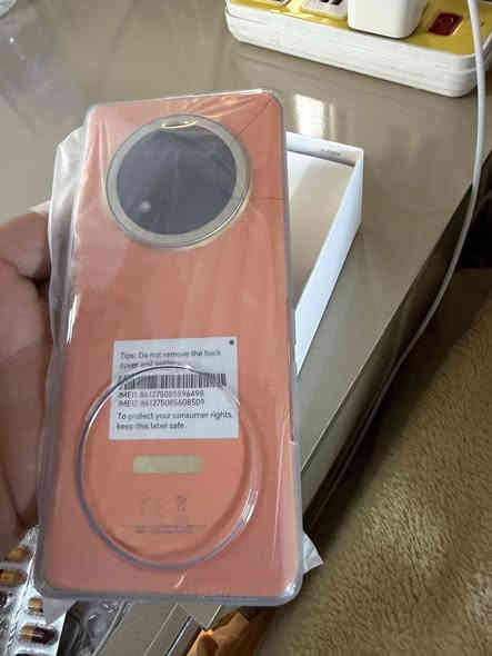 السلام عليكم هونر x9c 5G الون  ((البرتقالي الضهر جلد)) ذاكره 256 عشوائيه 8 جهاز جديد مستعمل يوم واحد فقط أمانة الله جبته 330
سعره  حاليا 300 قفل مكاني بغداد الصدر الاتصال ***********
