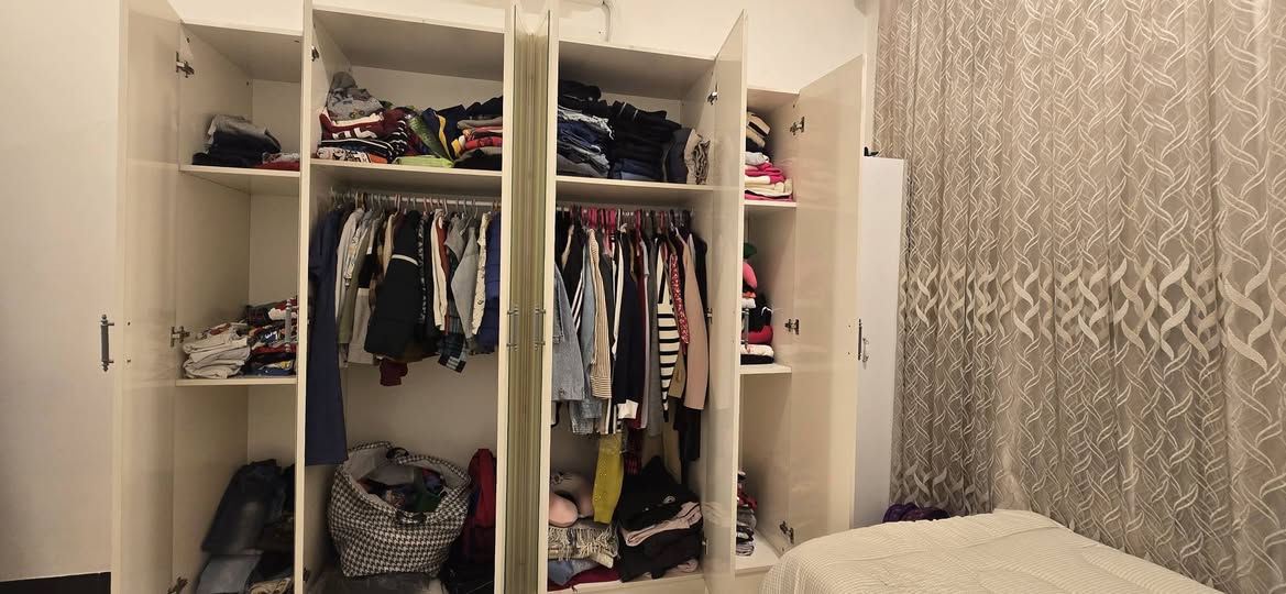 مرحبا
كنتور للبيع جديد مابي اي ضرر 
عرض ٢٢٠سم
ارتفاع ٢١٥سم
عمق ٥٠ سم
مكانه بغداد كمب ساره بقرب الكراده 
سعر ٣٠٠ الف 
اتصال عالرقم 
***********
