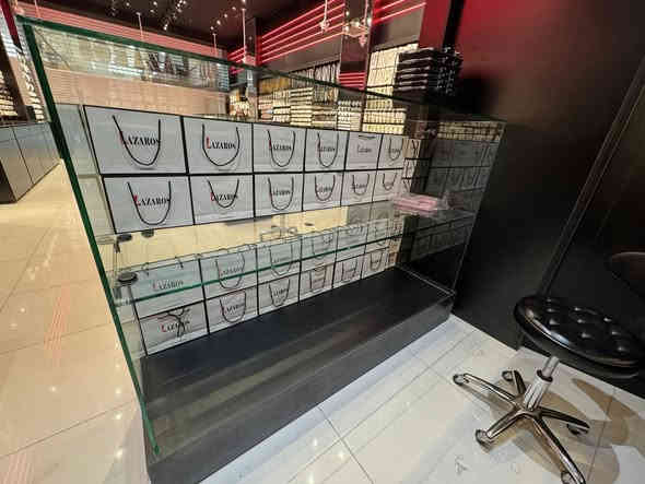 رف مرتب ونضيف صارله شهرين من مسوي وهسه اريد ابيعه معروض ب350 وبي مجال  
الاتصال على الرقم. ***********. او مراسلت الصفحه
