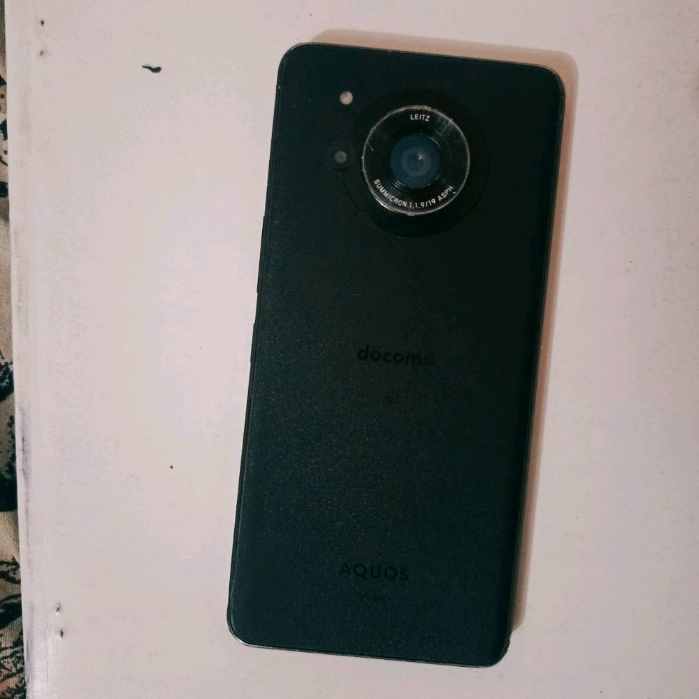 السلام عليكم. من رخصة الادمن 
جهاز sharp Aquos R7 موديل 2023
البطارية بحالة جيده مثل مموضح كدامكم
الجهاز نظيف ومعروف شكد قوي بالالعاب 
شاشة OLED 240HZ
معالج Snapdragon 8 gen 1
ذاكرة 256 
رامات 12 
اتصال نت قوي وينطي فريمات ثابتة بالالعاب 
سبب البيع: دراسة وما عندي وقت للعب. طالب سادس بعد اخوك 
السعر 230 وبيه مجال بسيط.او مراوس حسب القناعه 
مكاني بغداد 
تواصل واتساب ***********