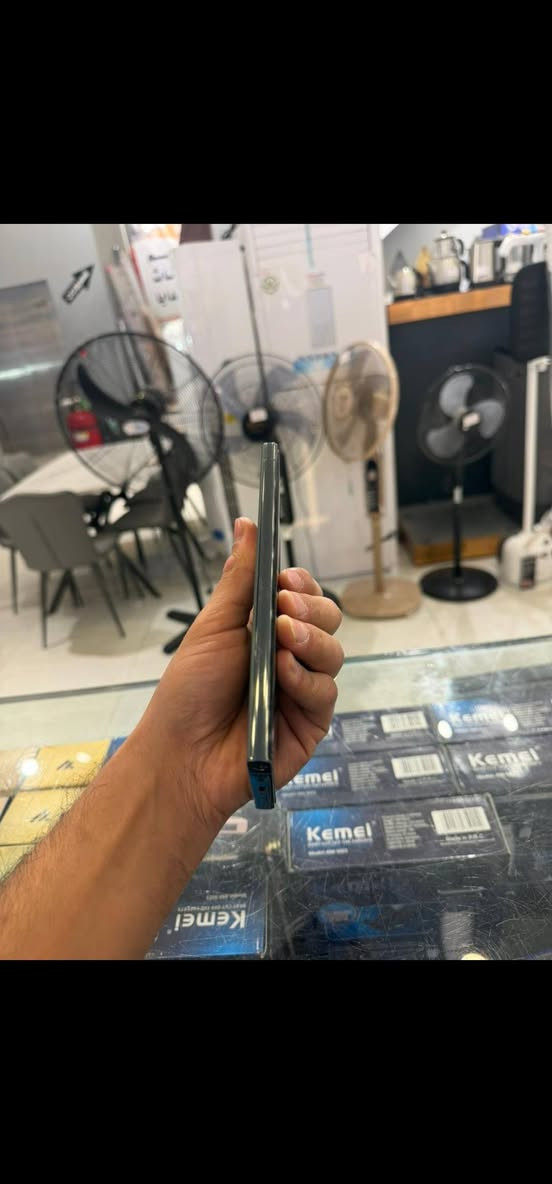 📱 Samsung Galaxy S23 (أس 23)
🎨 اللون: زيتوني
💾 الذاكرة: 256GB
🚀 الرام: 12GB
🌍 النسخة: شرق أوسط
⚠️ الحالة:
• الجهاز مكفول كفالة عامة
• ما عده شاشة أصلية
🛠️ الصيانة:
• تم استبدال الشاشة فقط
• نوع الشاشة: بديلة High-Grade / Premium (جودة عالية)
🔥وبيه فطر بسيط من فوك فقط 🔥
📦 المحتويات:
• الجهاز فقط
• بدون ملحقات
💰 السعر: خاص
📍 المكان: نجف الأشرف
📞 اتصال / واتساب: ***********
