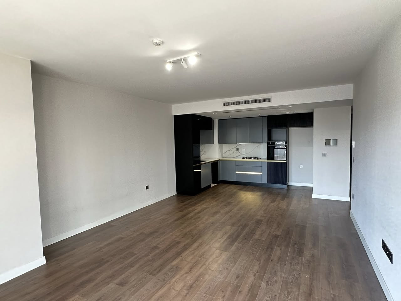 Boulevard one bedroom for rent 500$ WhatsApp +9647502002001 

Bulvar üzerinde tek yatak odalı daire kiralık 500$ WhatsApp ***********

ให้เช่าห้องพัก 1 ห้องนอน บนถนนบูเลอวาร์ด ราคา 500 ดอลลาร์ ติดต่อทาง WhatsApp ที่หมายเลข ***********

شقة بغرفة نوم واحدة للإيجار في بوليفارد، 500 دولارًا أمريكيًا. تواصل عبر واتساب على الرقم ***********

بۆلیڤار یەک ژووری نوستن بۆ کرێ 500$ واتسئەپ ***********
