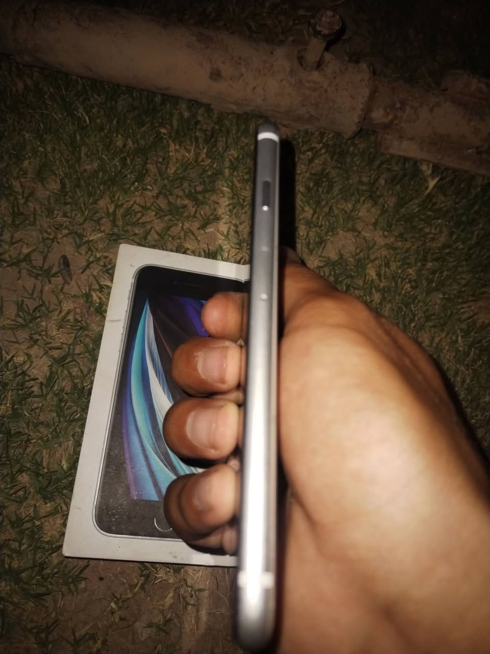 سلام عليكم ايفون SE فون مكفول وما مفتوح ع وضع الشركه مامفتوح بطاريه ٧٦ من الصبح لليل ذاكره ٦٤ تلفون نضافه مال شركه ويا كارتون يرهم مراوس حسب القناعه ***********
