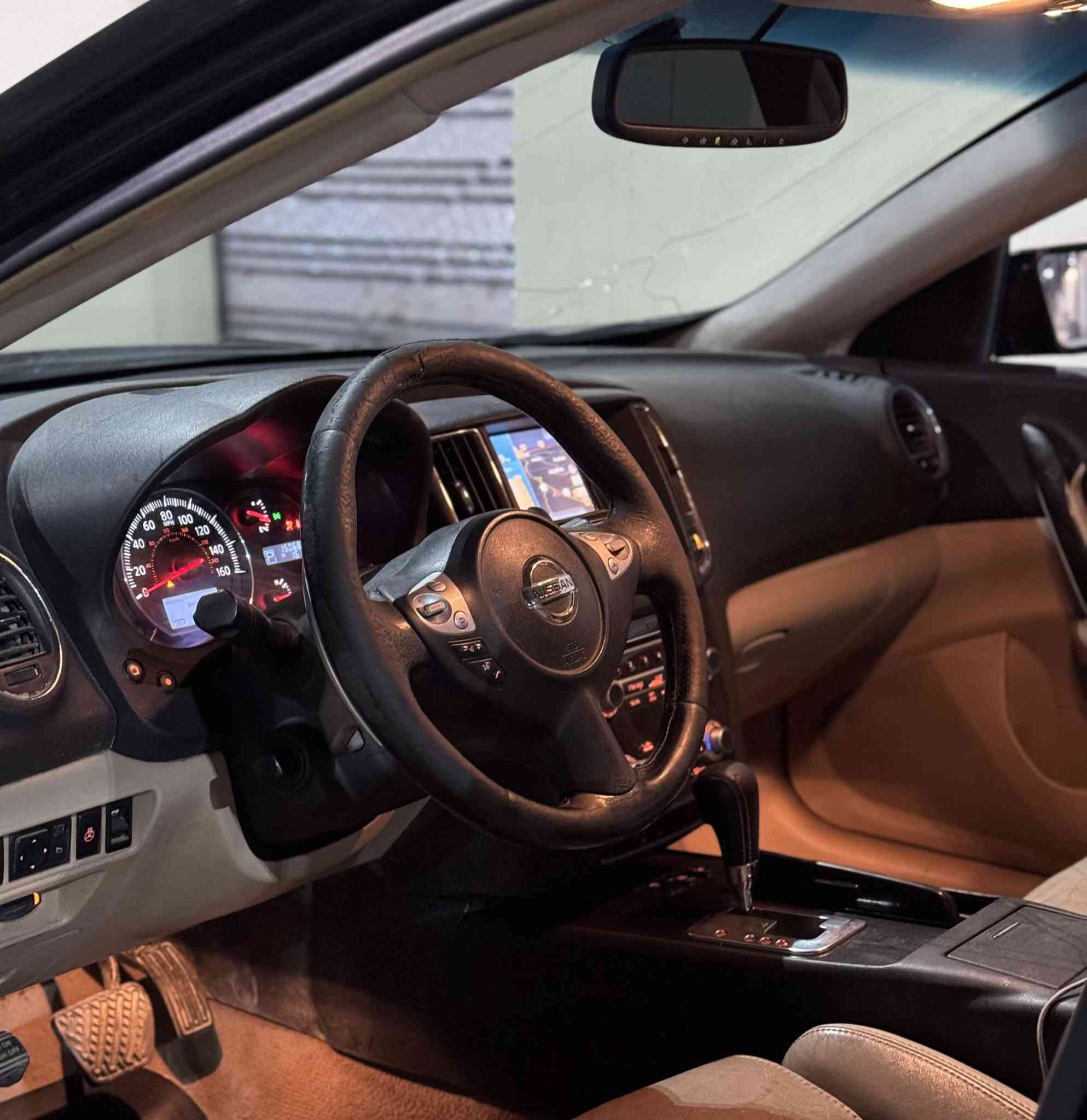 السلام عليكم
نيسان مكسيما 2014 وارد امريكي
محرك 6سلندر 3500 
فول مواصفات 
بصمة
بانوراما
كشنات جلد 
مقاعد كهرباء تدفئة تبريد 
مقاعد ميموري
دخول ترحيبي وخروج 
والباقي معروفات 
محرك وكير مكفول
تبريد ثلج 
سيارة نشطة وخير من الله 
ماشية 150 الف
حادثها جاملغ خلفي وجنطه بدون دواخل وبيها طخات ابيعك حزام
رقم السيارة نجف ومكانها نجف
السعر ٧٨ ورقه وبي مجال بسيط
الاستفسار على رقم ***********
او على الواتساب ***********
