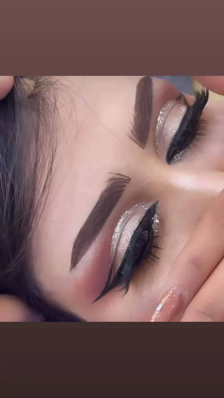 صالون نيكست استار ابكج اول يضمن حف +تنضيف بشره 10
بكج الثاني يضمن تنضيف قدم + تنضيف بشره 10 
شيره جسم كامل 25 
صبغ شعر +قصر الشعر القصير 20
صبغ شعر وسط 30
صبغ + نص كب ميش  الشعر وسط 40
صبغ شعر +  كامل كامل ميش 50 الشعر وسط
طويل بعد معاينه
ميش كب كامل 30 
ميش نص كب 15
اكرلك +ديزاين إصبعين 25
 جل استيشن 15
جل فقط 10
عرض تاتو كل الانواع على 20
وشم يبدي من 5الى 25
مكياج مناسبات 25+رموش وعدسات
مكياج خطوبه 50+رموش وعدسات +اضافر 
تسريحه تبدي من 15الى 25
كوي شعر 5
شسوار 5
معالج شعر 10 واسط
طويل بعد معاينه
تسريح شعر وسط 40 وإذا افريقي 75
تسريح شعر فريقي طويل بعد معاينه 
ويوجد الدينه د.ايرانيه على حجز  

صالون نيكست استار 💇🏻‍♀️
العنوان النعيرية قرب جامع عرفات يم ماركة لميسم الرقم هاتف *********** معي انتي الاجمل💅🏻🫰💇🏻‍♀️
