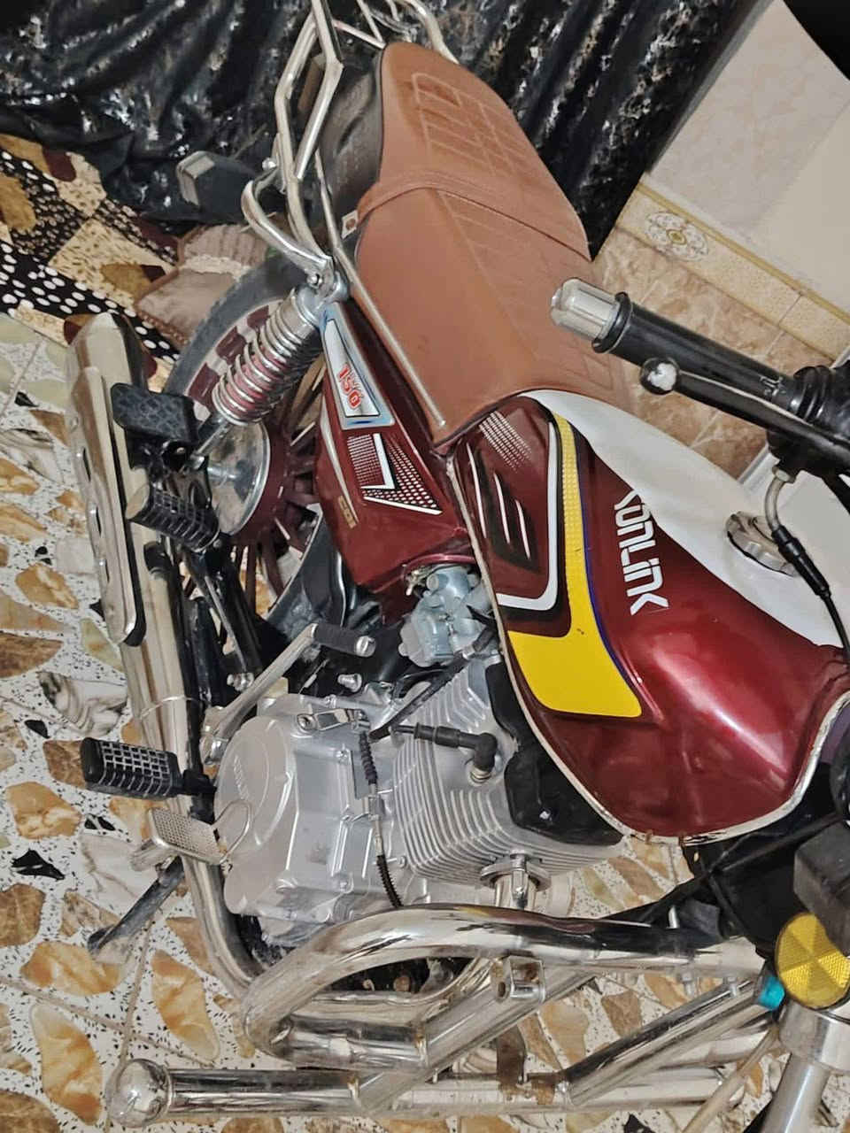 السلام عليكم مكلف بلنشر اخوان دراجه مديل 24 شكل 25 دراجه نضيفه مال جناي سعرها 750 قفل بدون عمله وترهم مراوس بمديل 25 والفرق يلعب وهذا رقم صاحبها ***********
