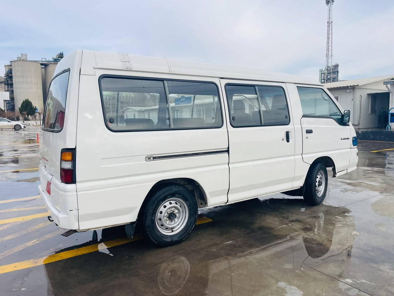 سڵاوی خواتان لێبێت 
 بەس ماشاء اللە دەوێ شتی نمونە
مستەربۆشی 2004 بۆفرۆشتن بەشەرتی گێڕو مەکینەو ئەکسل چوار تایەی تازەی لەژێرە کوشن و ناوگاعی تازەیە تاقم پێشی زۆر مەزبوتە ماڵێ کەسابەتە ***********
نرخی 70 وەرەقەو مەعامەلەیەکی کەم شمشمل, السليمانية
