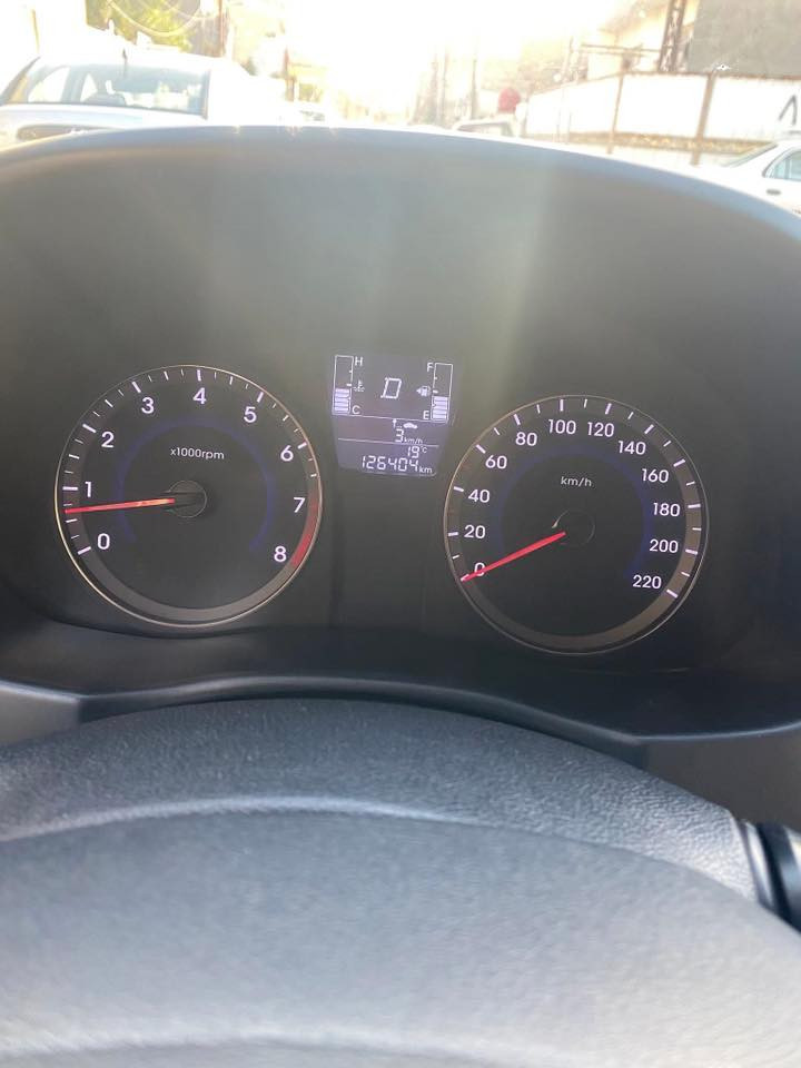 اكسنت للبيع
2016
محرك ١٦٠٠
السعر ١١٣
السنور موجود ويه الصور 
العنوان بغداد البياع 
***********
