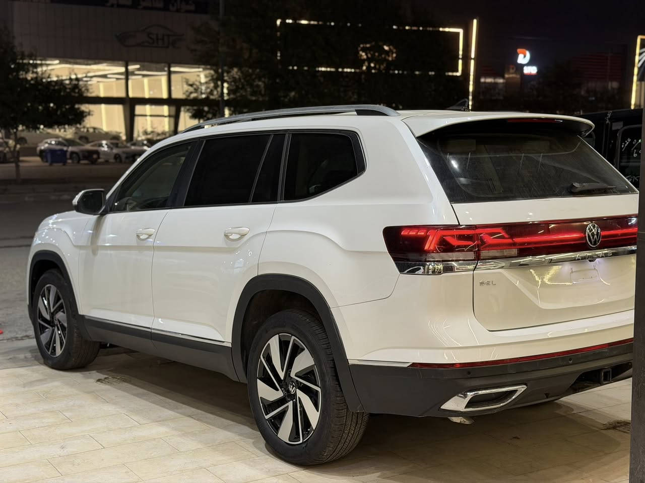 عداد المسافة : 119 ميل يعني زيرو
Volkswagen Atlas SEL 2025

‎ عداد المسافة : 119 ميل يعني زيرو
ضرر : صندوق و ربع بونت صبغ 
ارباك  سلیم💯✅ ما طاك اي ارباك
 رادیترات و بجم کلة بلادي بشرط

1V2BR2CAXSC524562

المواصفات  atlas 1/1 :
سقف بانوراما
دبل اكسل 
داتاشو 
بصمة تشغيل
بصمة أبواب
تشغيل عن بعد (Remote Start)
صندوق شفط كهربائي
رادار أمامي (تحديد مسار)
رادار جانبي (نقاط عمياء)
رادار خلفي (تحذير من الاصطدام)
كاميرات محيطية 360°
سستم سماعات FENDER
تحكم وضعيات القيادة Drive Modes 
اوتو بارك Auto Park
تبريد مركزي لمس
كشنات ميموري
كشنات جلد
کشن تدفئة و تبرید
هاند بريك بصمة
Android Auto 
Apple Car Play 
مانع انزلاق+ABS
شاشة كبيرة لمس
حساسات خلفية+ كاميرا 
تحكمات استيرن
اوتو ستارت Auto start 
اوتو ستوب Auto Stop 
وبقية المواصفات المعروفة
‎‏‎ سعر /33000$ 
مكان سيارة اربيل 
شارع ١٠٠ م شركة صباح حسن سليمان
‎‏‎سیارة بدون رقم تترقم شمالي
‎‏‎للاتصال والاستفسار
‎☎️کورك ***********
‎☎️اسیاسیل ***********
‎
