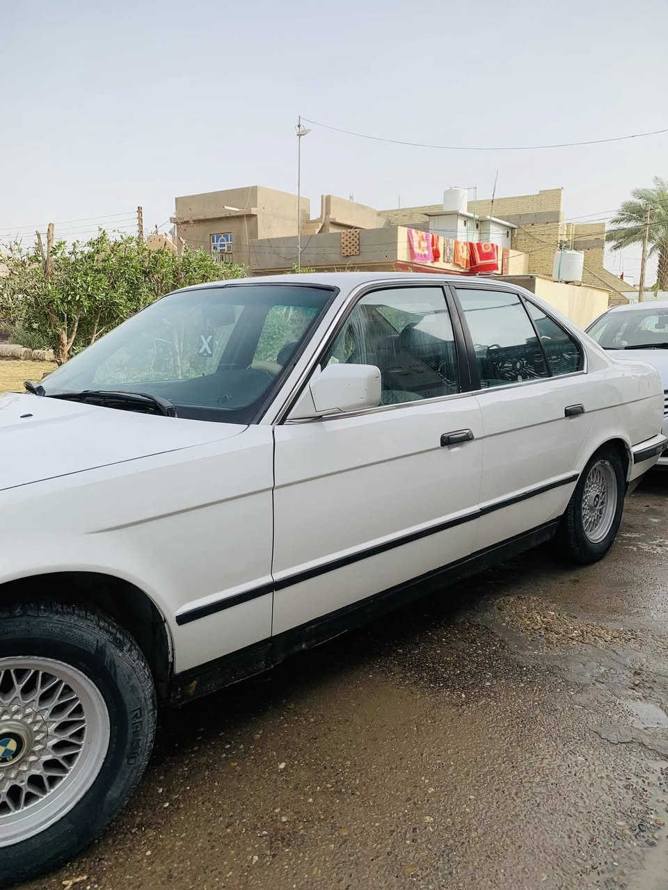 السلام عليكمBMW للبيع فقط موديل ١٩٩٣ اصل 530iمكينه 35 كهربائيات شغالة كير اوتو مكينه وكير خير من الله تبريد ثلج رقم انبار موقع السيارة بابل تحويل مباشر السعر {٥٥} للتواصل ***********
