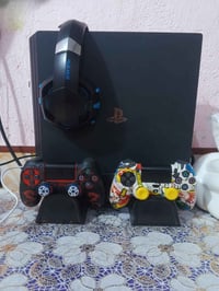 بلي 4 برو • ذراعين تحكم • ألعاب مرفقة