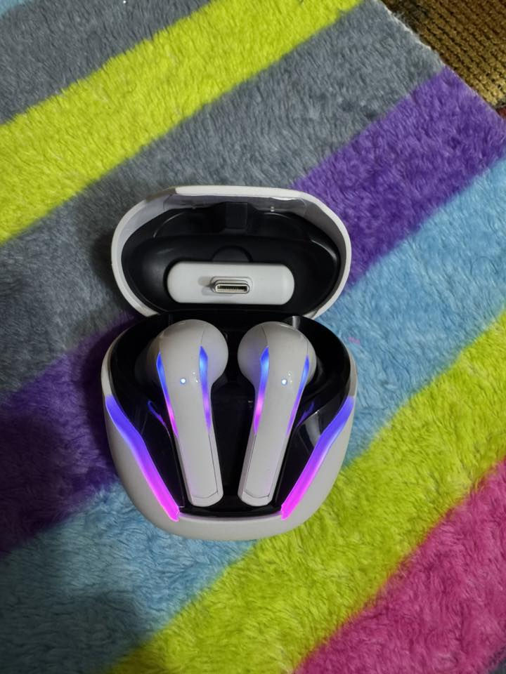 سماعات هافيت للألعاب الص/وت اللي تستحقه أثناء الجولة توصاله دنكل +بلتوث جديد
السعر 45الف 
العنوان بغداد
الرقم ***********
