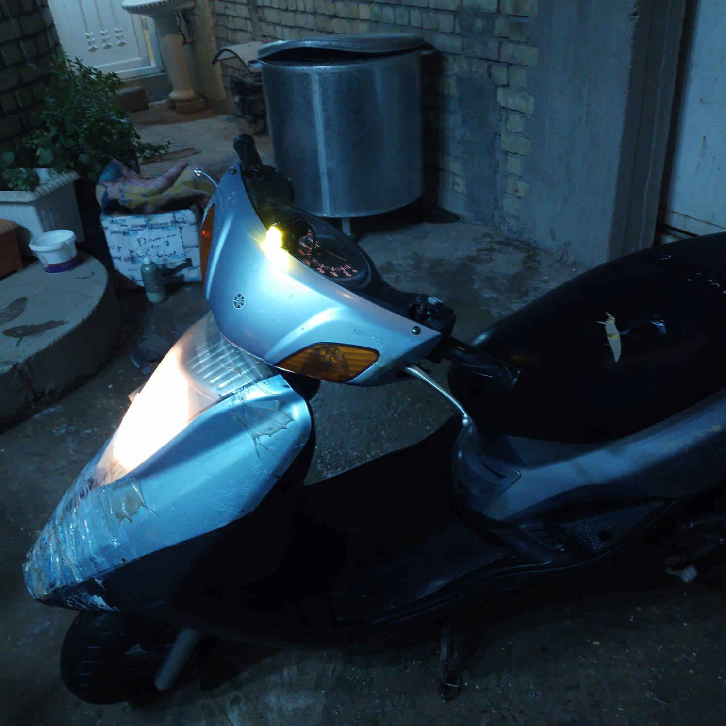 اسلام عليكم دراجة بريز يرادلها اشوي تعديلات شغالة مشيها ضعيف ميكنة كايمة يرادلها تجفيت السعر كهربائيات كلها جديدة السعر 250 و بيها مجال الاتصال على هاذا الرقم ***********
