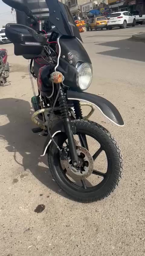 السلام عليكم دراجه البيع  دراخير منه الخير  ماتوكف ابد بل شارع  بس شغل وتطلع الشغل  مديل 22 نازله بل 23دراجه  كامله على اخر حبايه تجي وشوفبه عينك  مكاني  المشتل  دراجه مرقمه  كامله  السعر مليونين وتثميه وخمسين وبيه مجال واني خادم *********** واتساب واتصل تحياتي الكم 🧡
