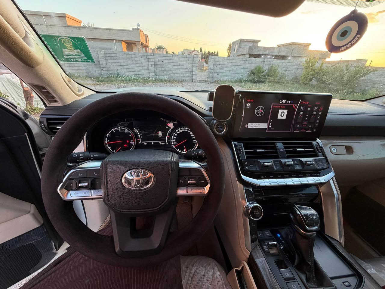 السلام عليكم 
للبيع لانكروز vx2022
فول الفول
مكفوله كفاله عامه من كلشي 
ماشيه47الف
رقم اربيل بسمي شرط التحويل
بيها كتاب تظليل 
العنوان صلاح الدين /تكريت /العلم
لاستفسار اكثر اتصل 
*********** تكريت, صلاح الدين
