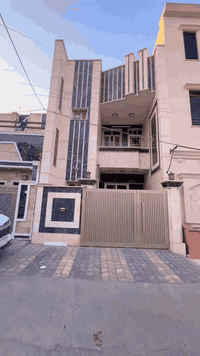 عقار للبيع 🏡  الغدير : محلة 702 📍  🔶 المساحة : 100 م   🔶 الواجة : 5 م ...